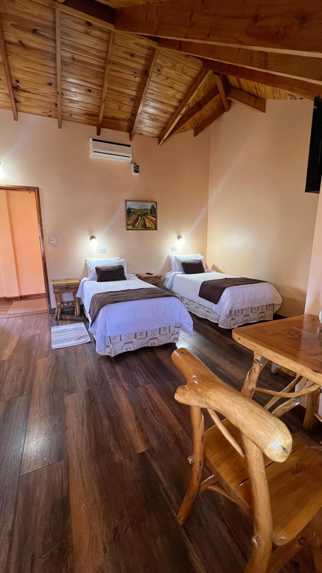 Hotel Y Cabanas Casa De Piedra Trevelín エクステリア 写真