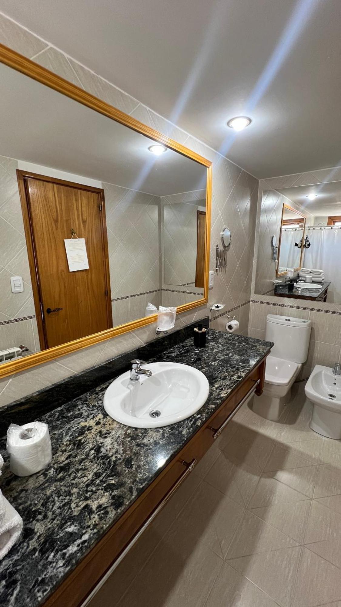 Hotel Y Cabanas Casa De Piedra Trevelín エクステリア 写真